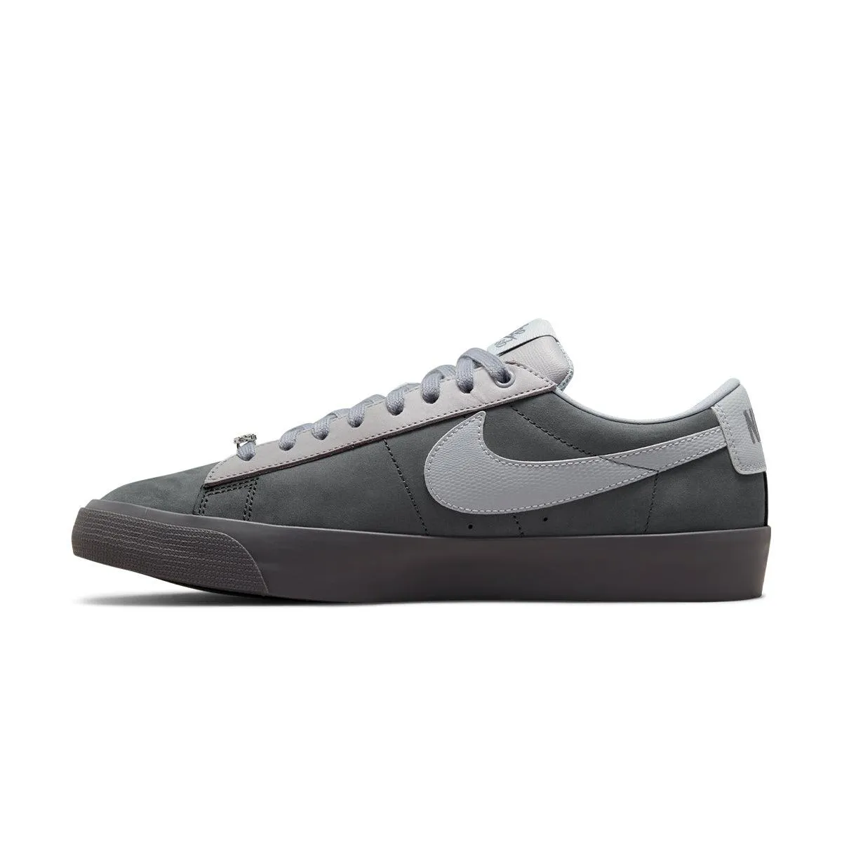   FPAR SB Zoom Blazer Low 'Gris Froid'