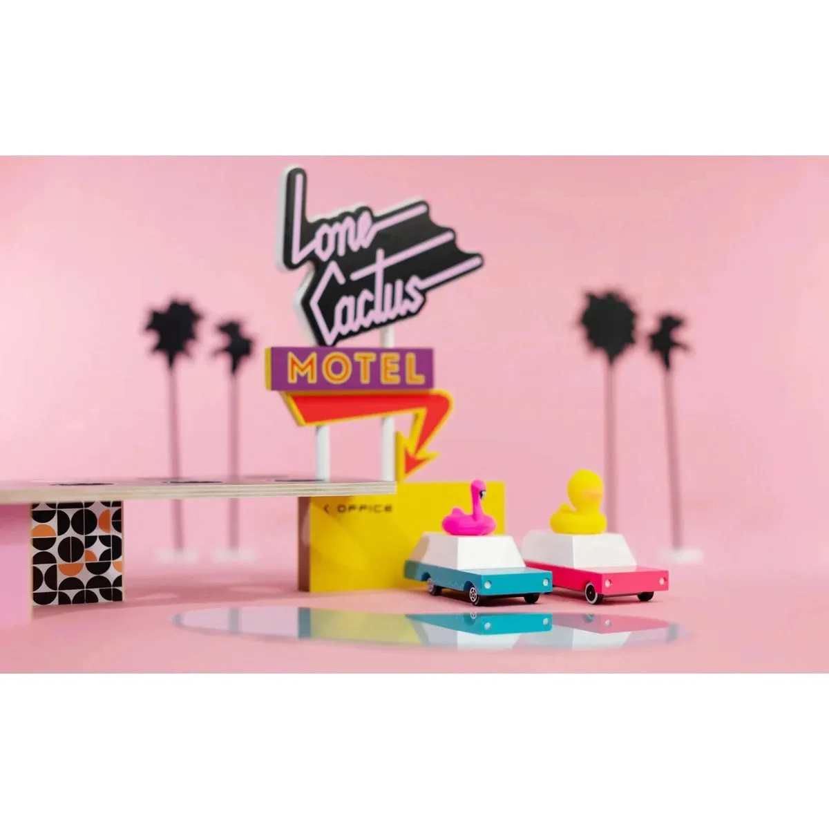 Candylab Candycar wagon flamant rose