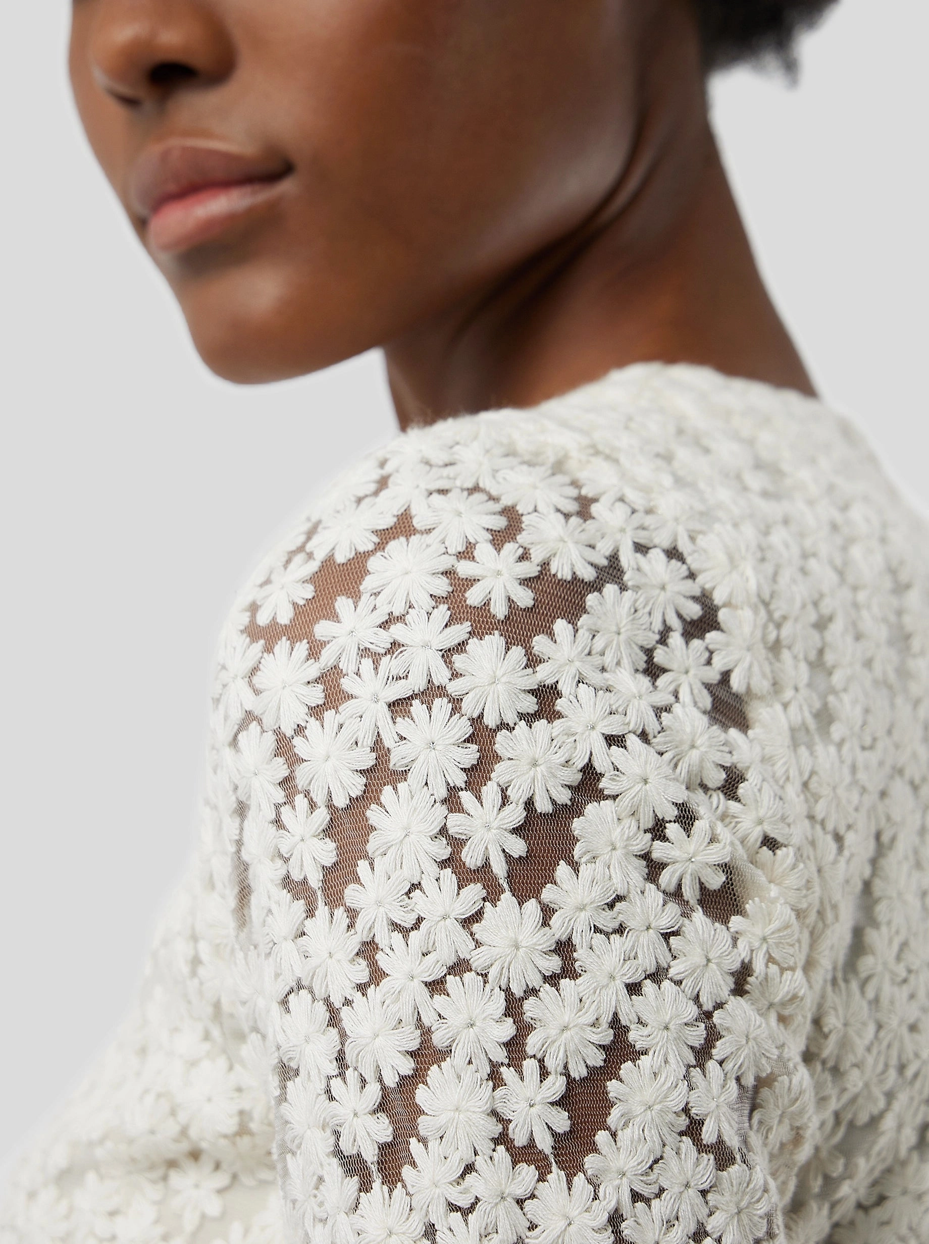 Cloud Top in Albatre Lace