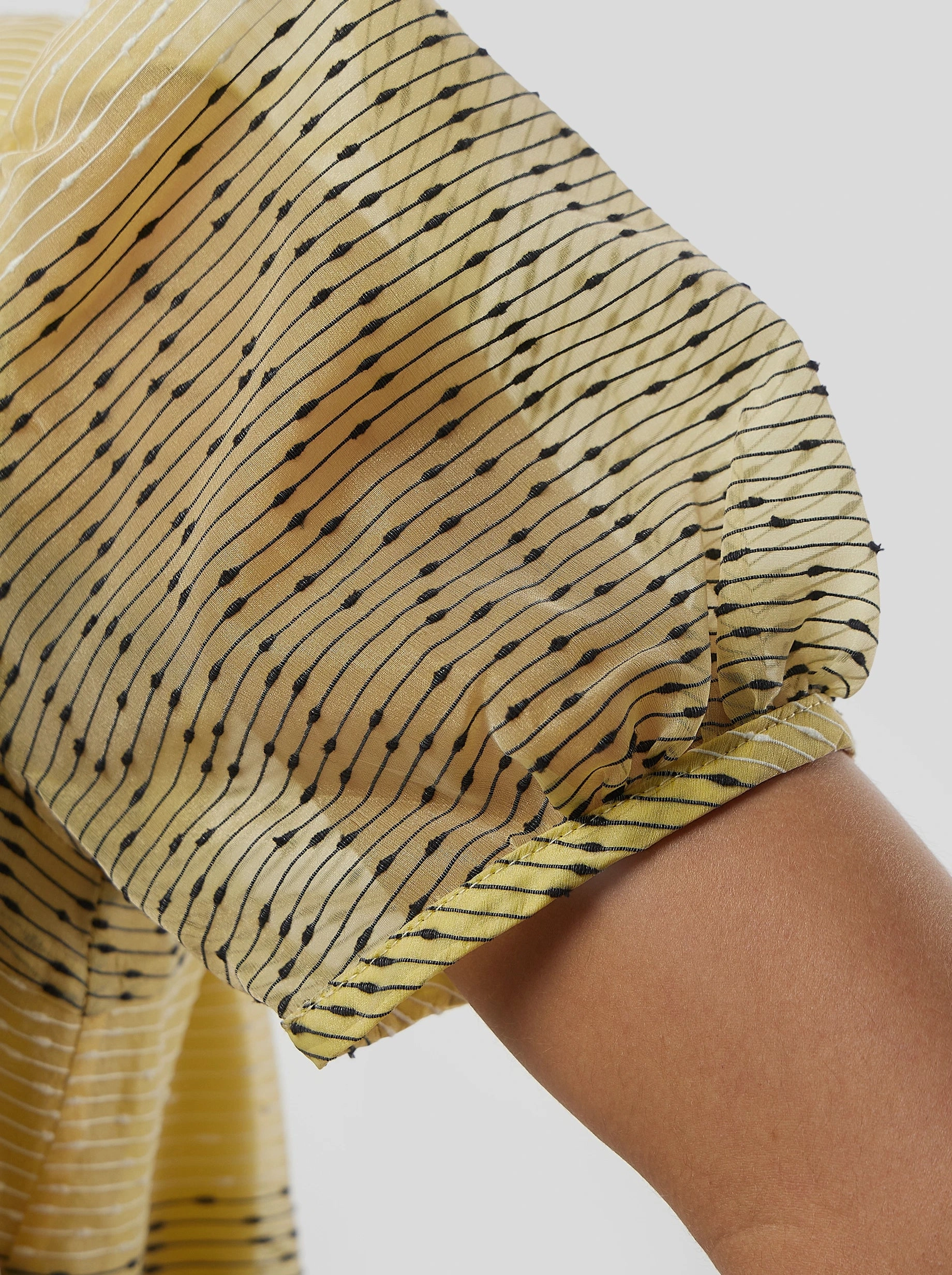 Robe Gaya avec voile Thunderbird