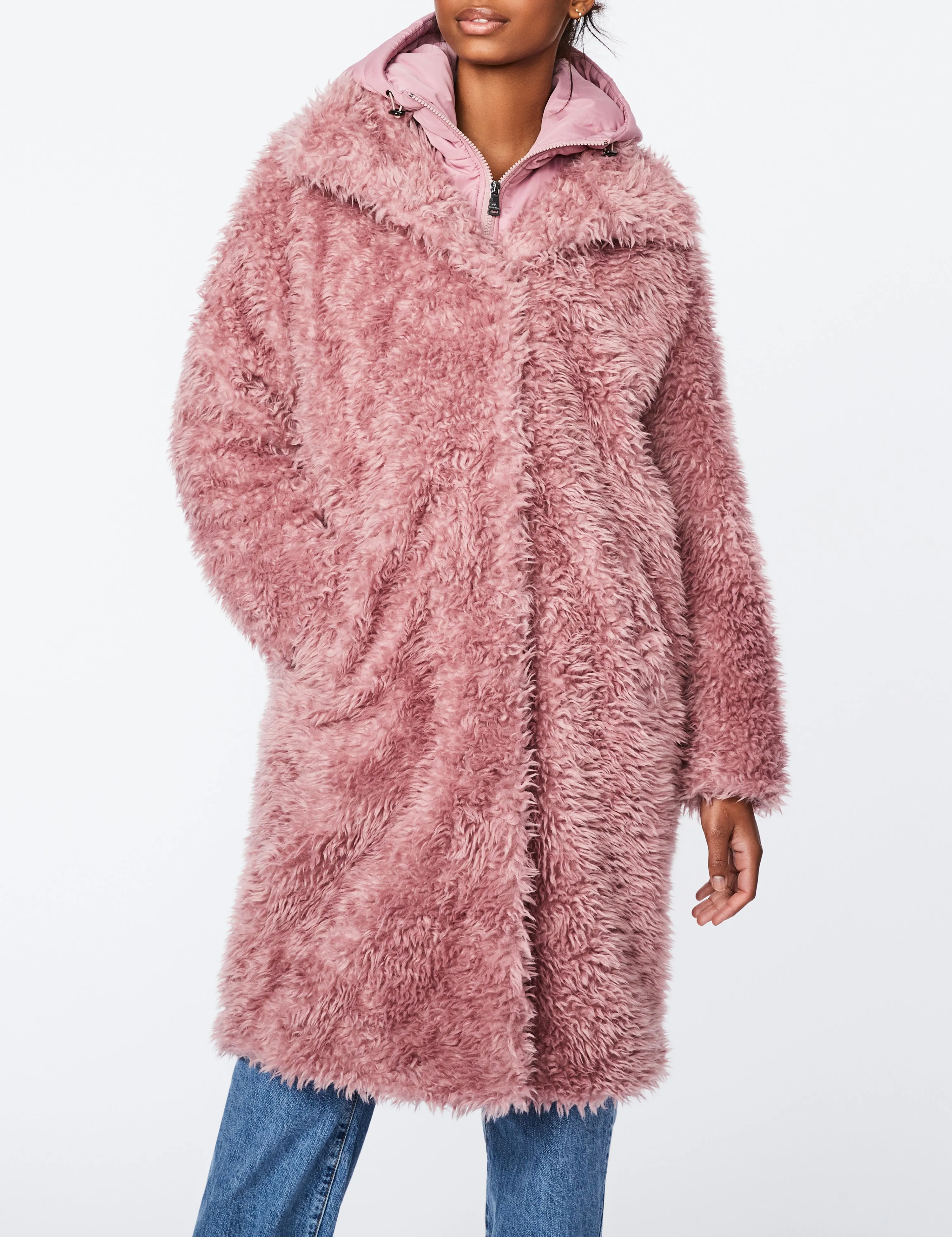 Manteau de fourrure à capuche
