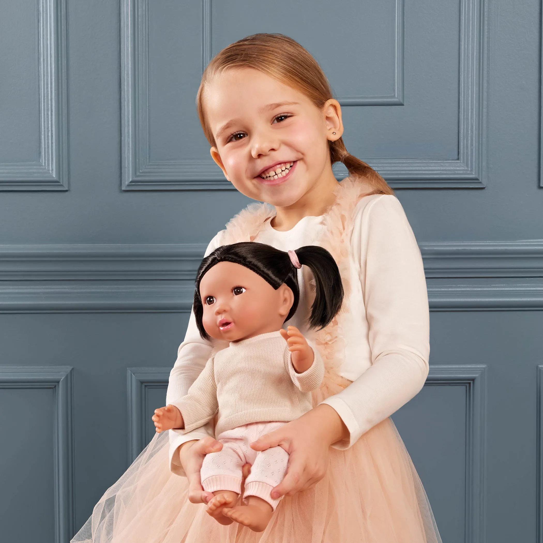 LullaBaby – Poupée avec cheveux brun foncé