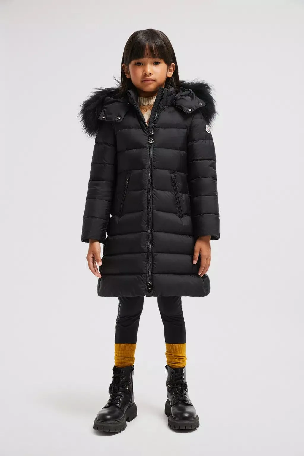 Moncler Enfant Veste en duvet à capuche doublée de shearling pour filles en noir