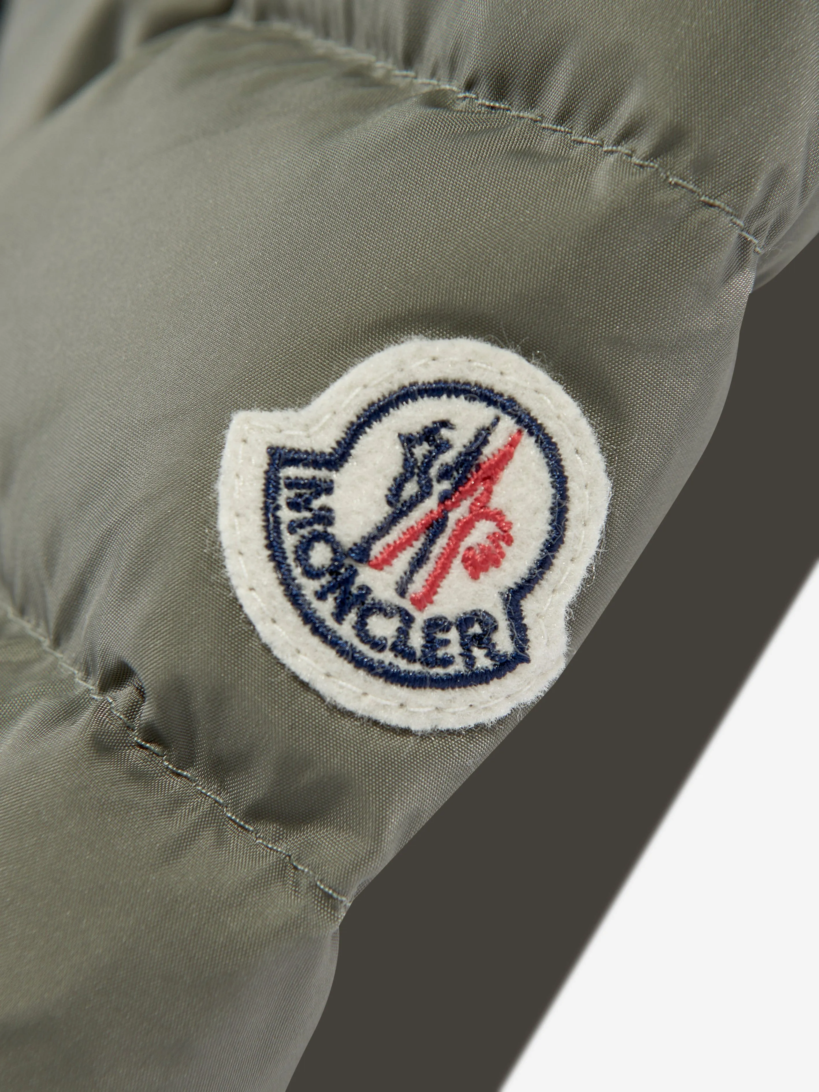 Moncler Enfant Veste Longue Matelassée à Capuche en Duvet pour Fille en Vert
