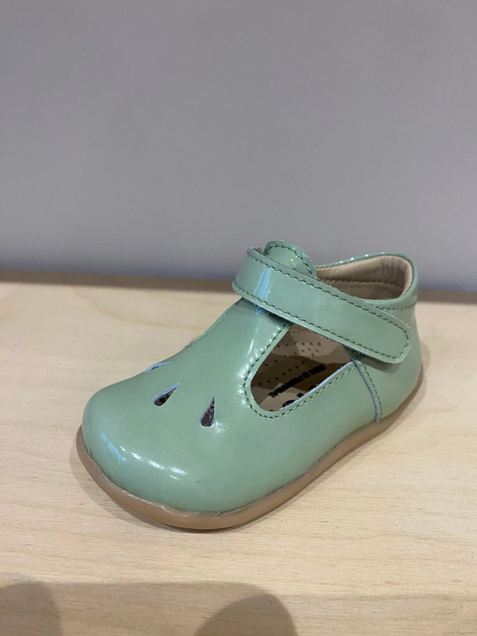 Petasil : Chaussures à barrette T pour filles brevet Tia - Vert sauge