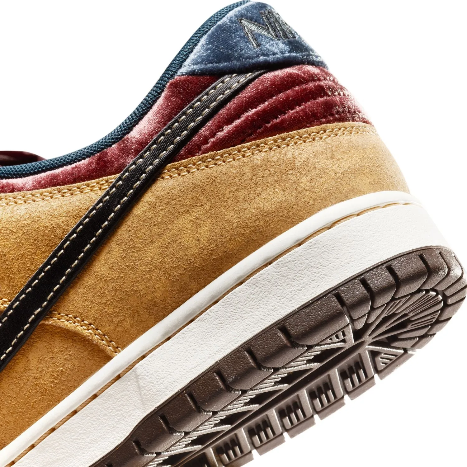 SB Dunk Low Pro 'Cité du Cinéma'